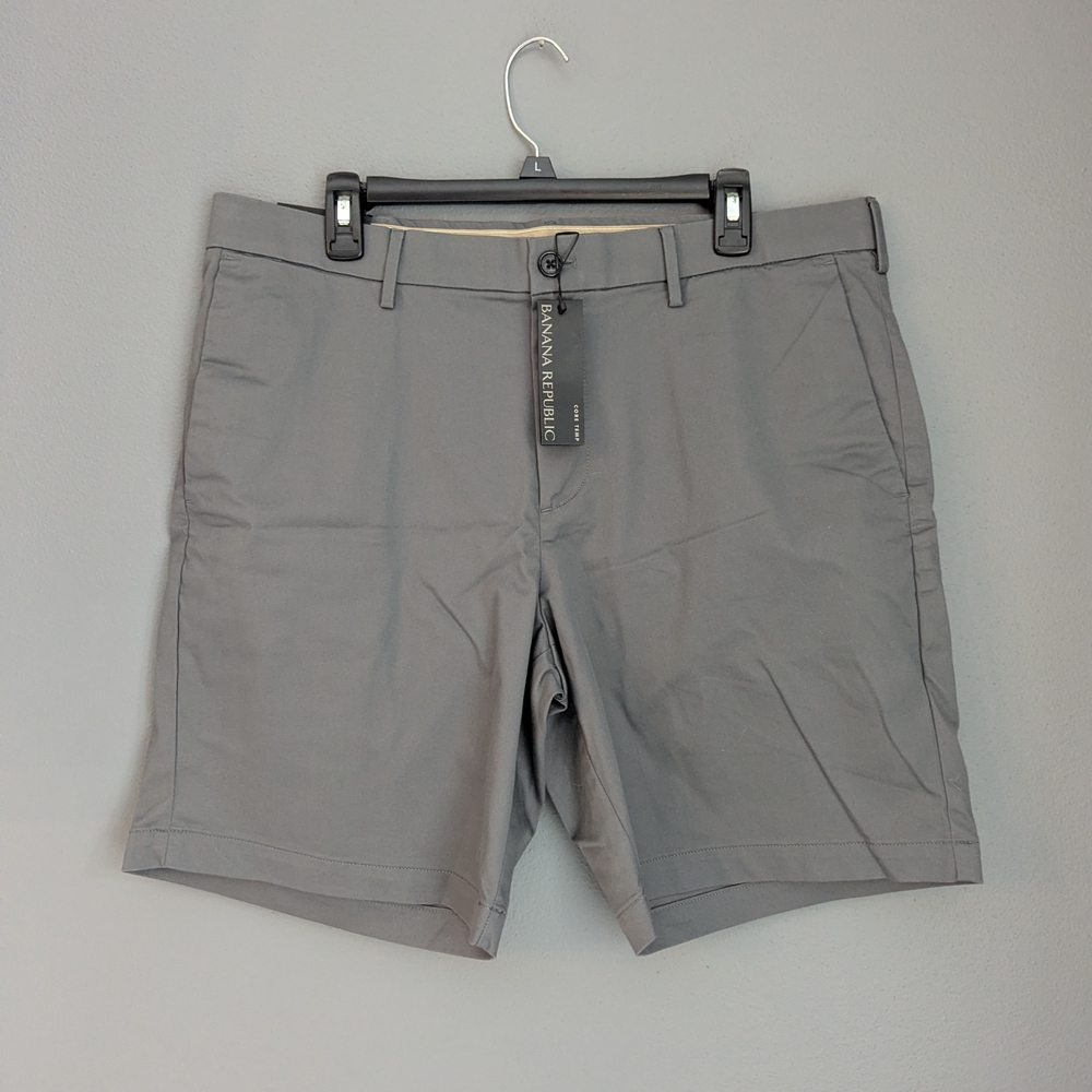 Banana Republic men's shorts core temp 9-in inseam size 38 x2